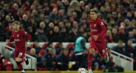 曼联惨败曼市德比：阿莫林的执教危机与未来教练人选的热议